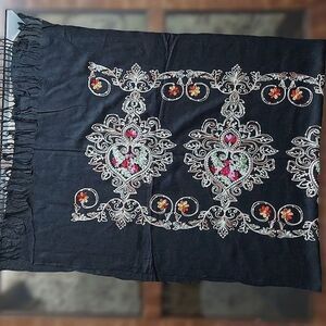 Vtg black embroidered floral filigree and sequin shawl